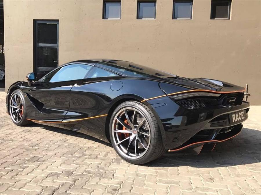  McLaren 720S by RACE! 2017 года  (фото 5 из 7)
